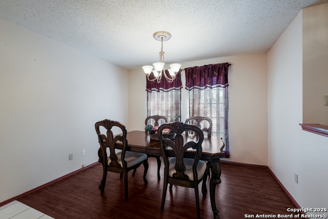 Listing photo id 13 for 7703 Forest Fern