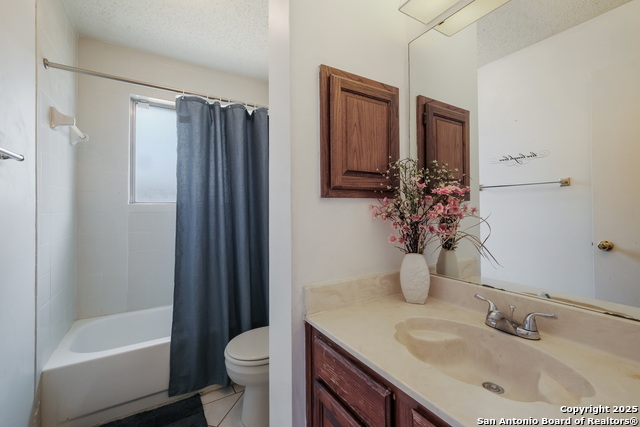 Listing photo id 23 for 7703 Forest Fern