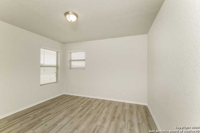 Listing photo id 10 for 2354 Applewhite Meadow