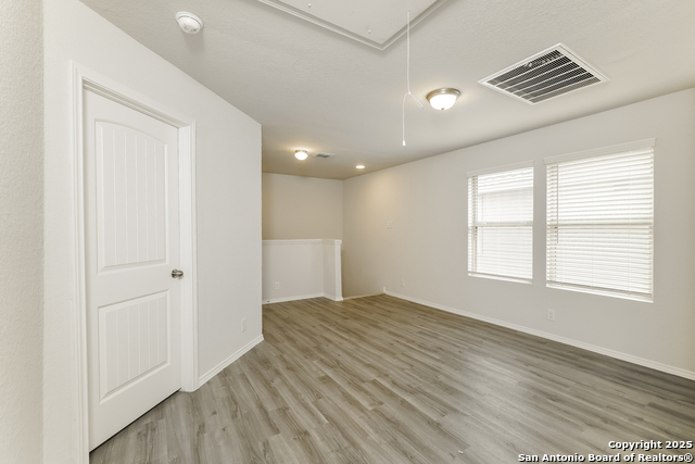 Listing photo id 11 for 2354 Applewhite Meadow