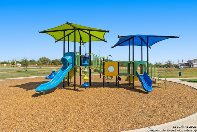 Listing photo id 15 for 2354 Applewhite Meadow