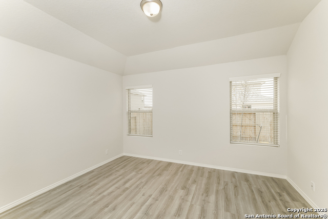 Listing photo id 6 for 2354 Applewhite Meadow