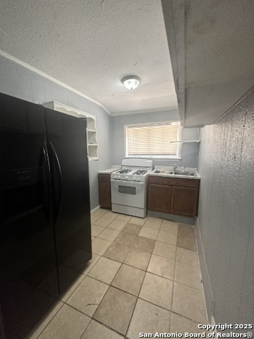 Listing photo id 1 for 105 Morrill Ave  A