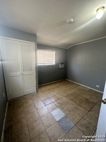 Listing photo id 3 for 105 Morrill Ave  A