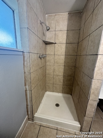 Listing photo id 5 for 105 Morrill Ave  A