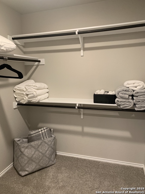 Listing photo id 9 for 7130 Pandora