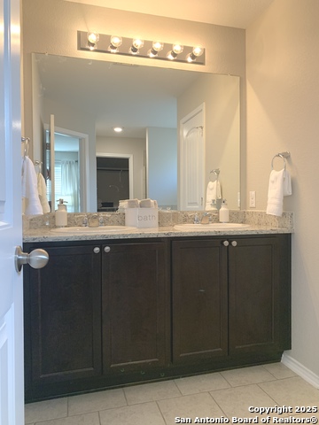 Listing photo id 10 for 7130 Pandora