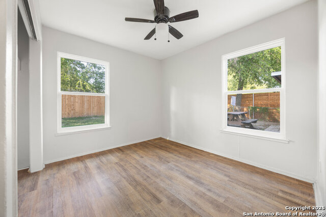 Image 11 of 22 For 2426 Spicewood
