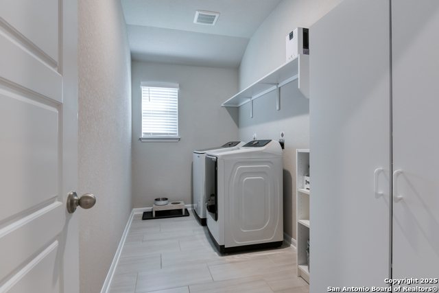 Image 11 of 42 For 3056 Beringer