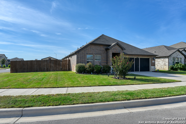 Image 2 of 42 For 3056 Beringer