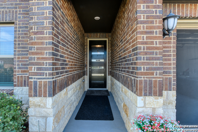 Image 3 of 42 For 3056 Beringer