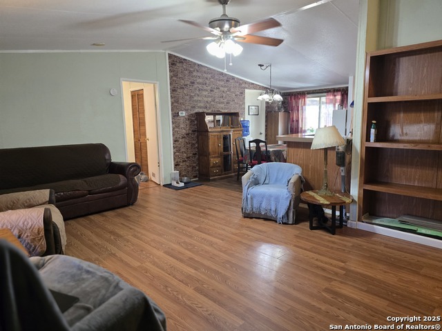 Image 10 of 31 For 200 Iroquois