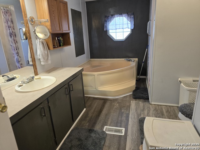 Image 15 of 31 For 200 Iroquois