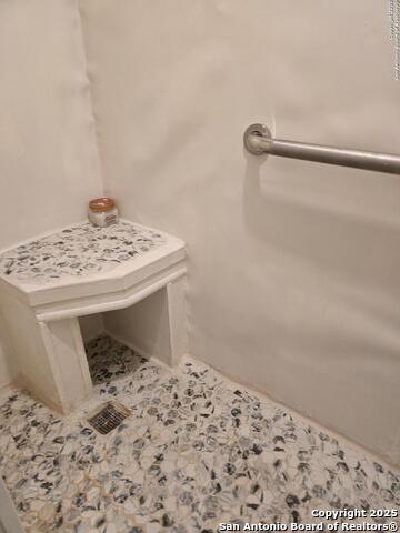 Image 16 of 31 For 200 Iroquois