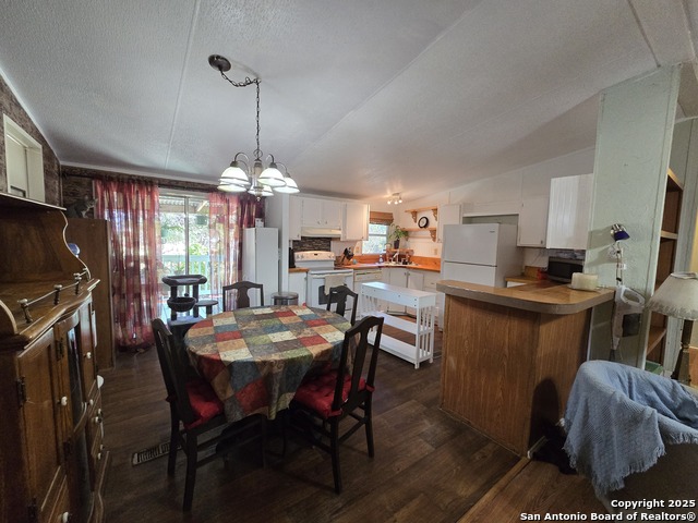 Image 19 of 31 For 200 Iroquois