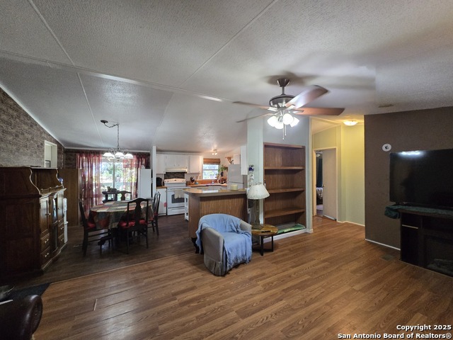 Image 21 of 31 For 200 Iroquois