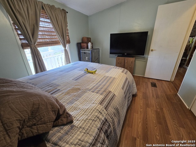 Image 24 of 31 For 200 Iroquois