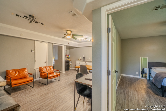 Image 2 of 13 For 125 Hess 202