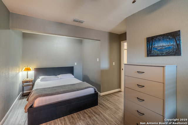 Image 6 of 13 For 125 Hess 202