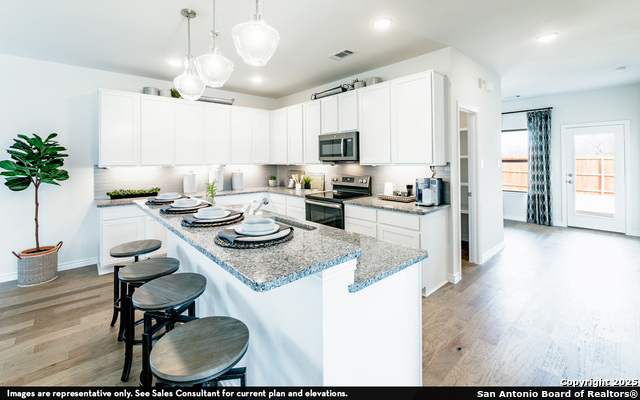 Listing photo id 6 for 2914 Tengyc Bow