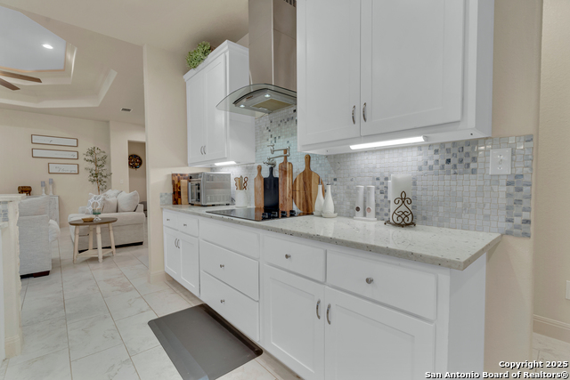 Image 16 of 50 For 300 Abrego Lake