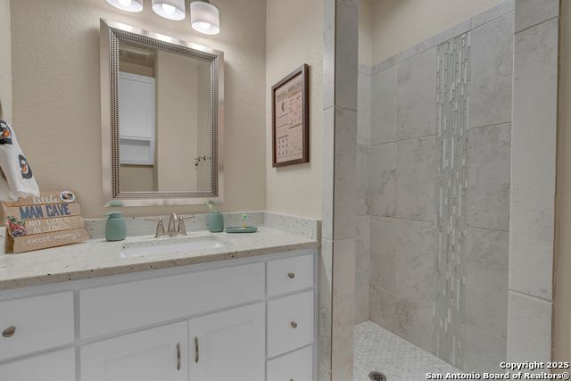 Image 25 of 50 For 300 Abrego Lake