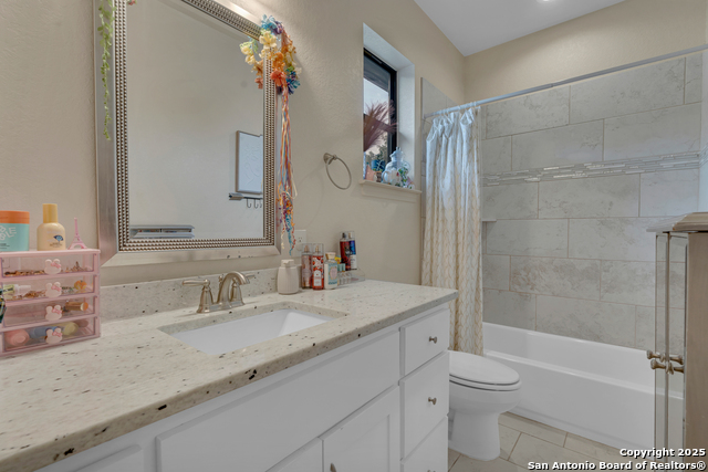 Image 30 of 50 For 300 Abrego Lake