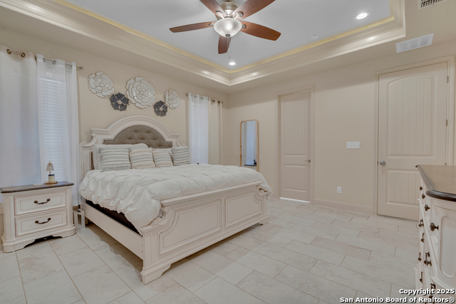 Image 32 of 50 For 300 Abrego Lake