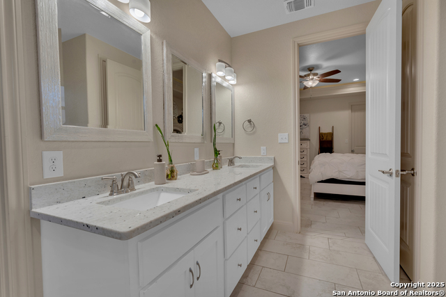 Image 34 of 50 For 300 Abrego Lake