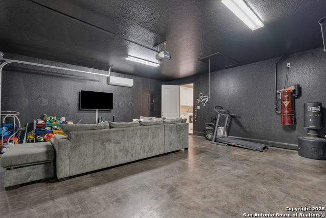 Image 42 of 50 For 300 Abrego Lake