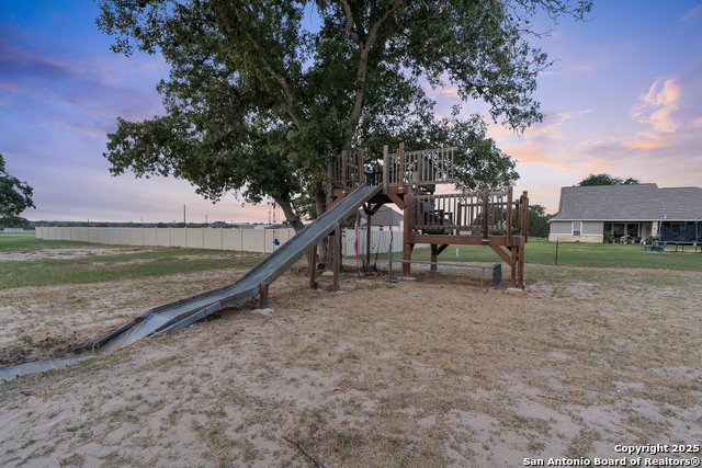 Image 47 of 50 For 300 Abrego Lake