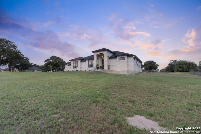 Image 5 of 50 For 300 Abrego Lake