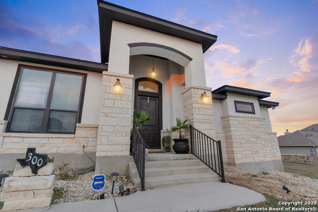 Image 6 of 50 For 300 Abrego Lake