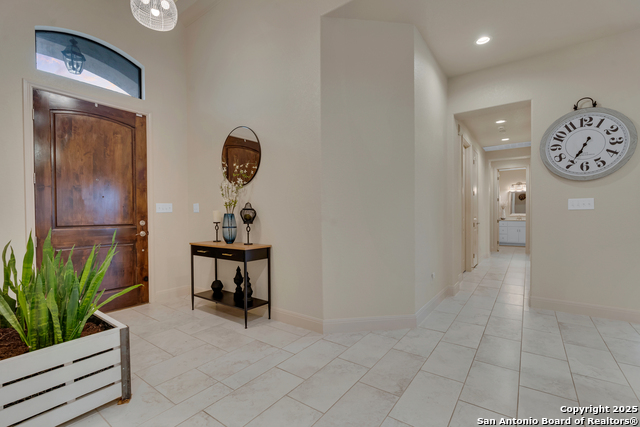 Image 7 of 50 For 300 Abrego Lake