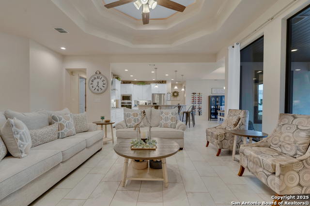 Image 8 of 50 For 300 Abrego Lake