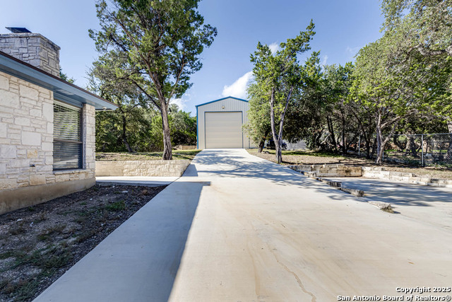 Listing photo id 38 for 8718 Paisano Pass