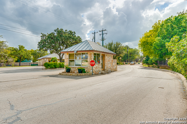 Listing photo id 60 for 8718 Paisano Pass