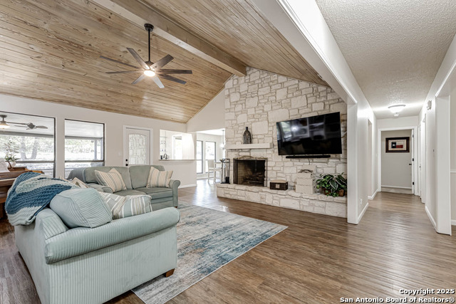 Listing photo id 5 for 8718 Paisano Pass