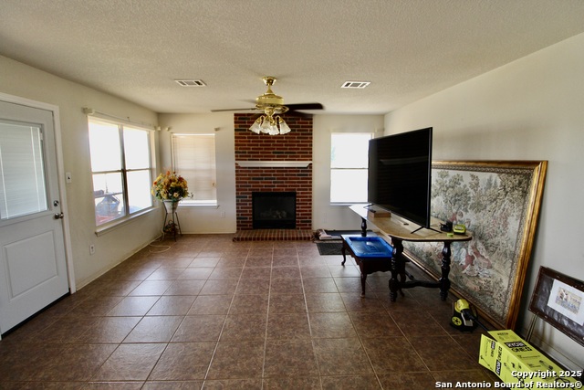 Image 10 of 27 For 246 Collins Hill