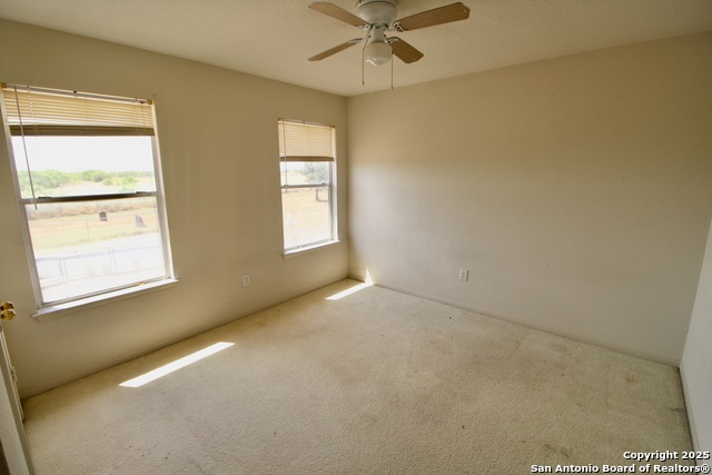 Image 18 of 27 For 246 Collins Hill