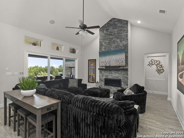 Listing photo id 10 for 25026 Dulzura