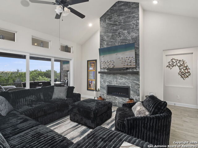 Listing photo id 14 for 25026 Dulzura