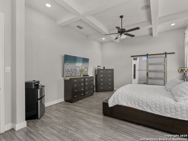 Listing photo id 16 for 25026 Dulzura
