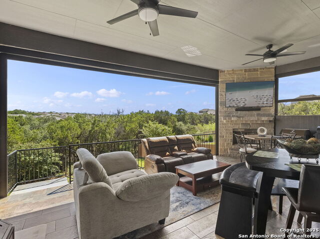 Listing photo id 25 for 25026 Dulzura