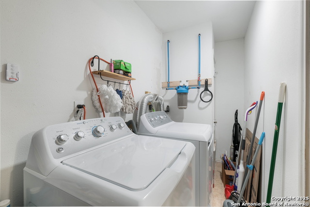 Listing photo id 23 for 4223 Katrina Ln