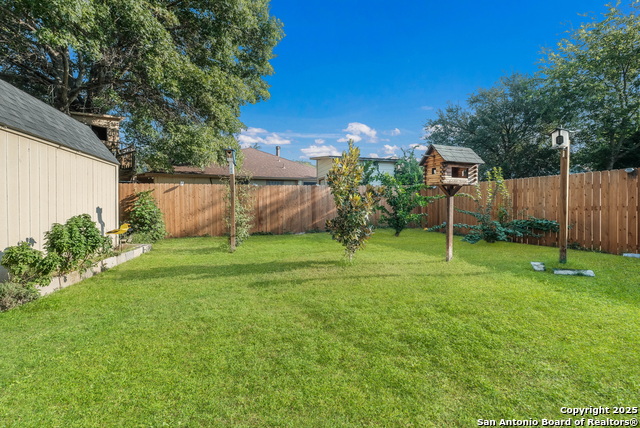 Listing photo id 26 for 4223 Katrina Ln