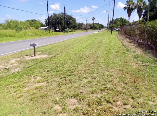 Listing photo id 3 for 7605 N Doolittle Rd