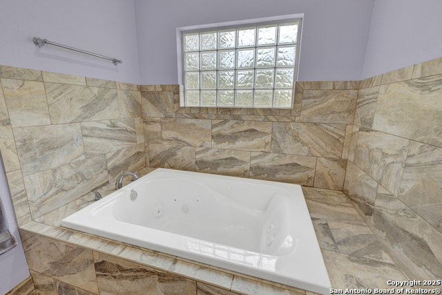 Image 24 of 46 For 204 Falling Hills