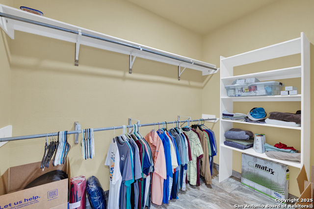 Image 25 of 46 For 204 Falling Hills