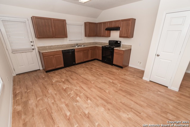 Image 6 of 12 For 711 Belle Watling